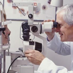 دکتر محمدرضا صداقت جراح و متخصص چشم