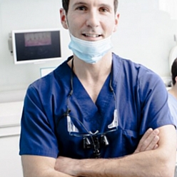 دکتر مصطفی ایمن شهیدی متخصص دندانپزشکی کودکان